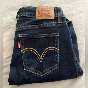 Levi’s 535 skinny jeans